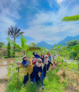 Trekking Curug Bidadari Sentul bersama Indo Trekking"